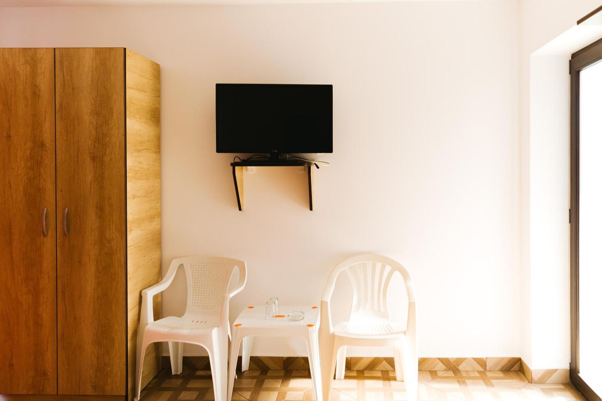 Casa Leahu 호텔 코스티네스티 외부 사진